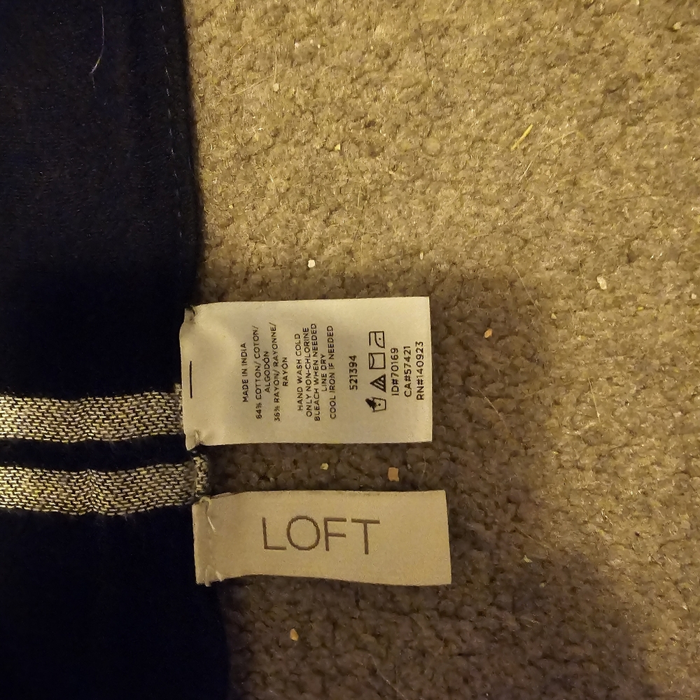 Loft Blanket Scarf - Picture 2 of 4